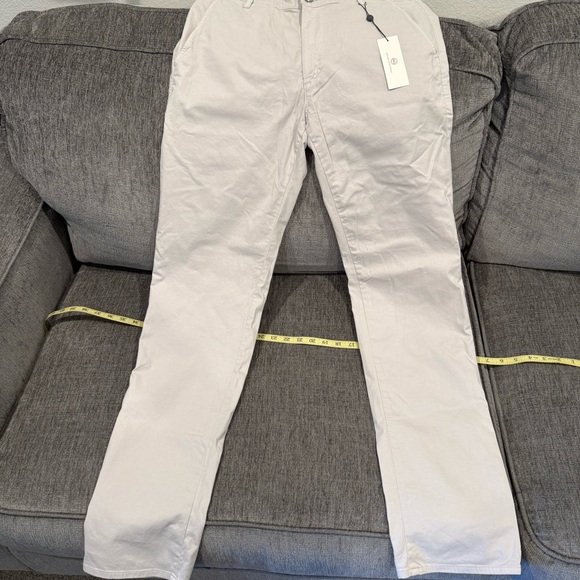 NWT AG “The Lux Khaki” 34x34 - Picture 1 of 6